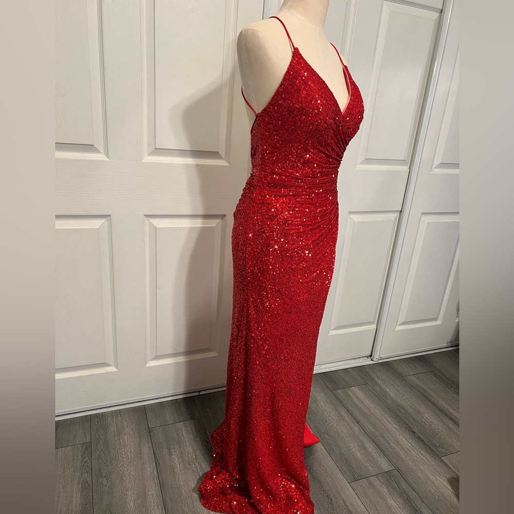 Jessica Rabbit Red Dress - Picture 14 of 15